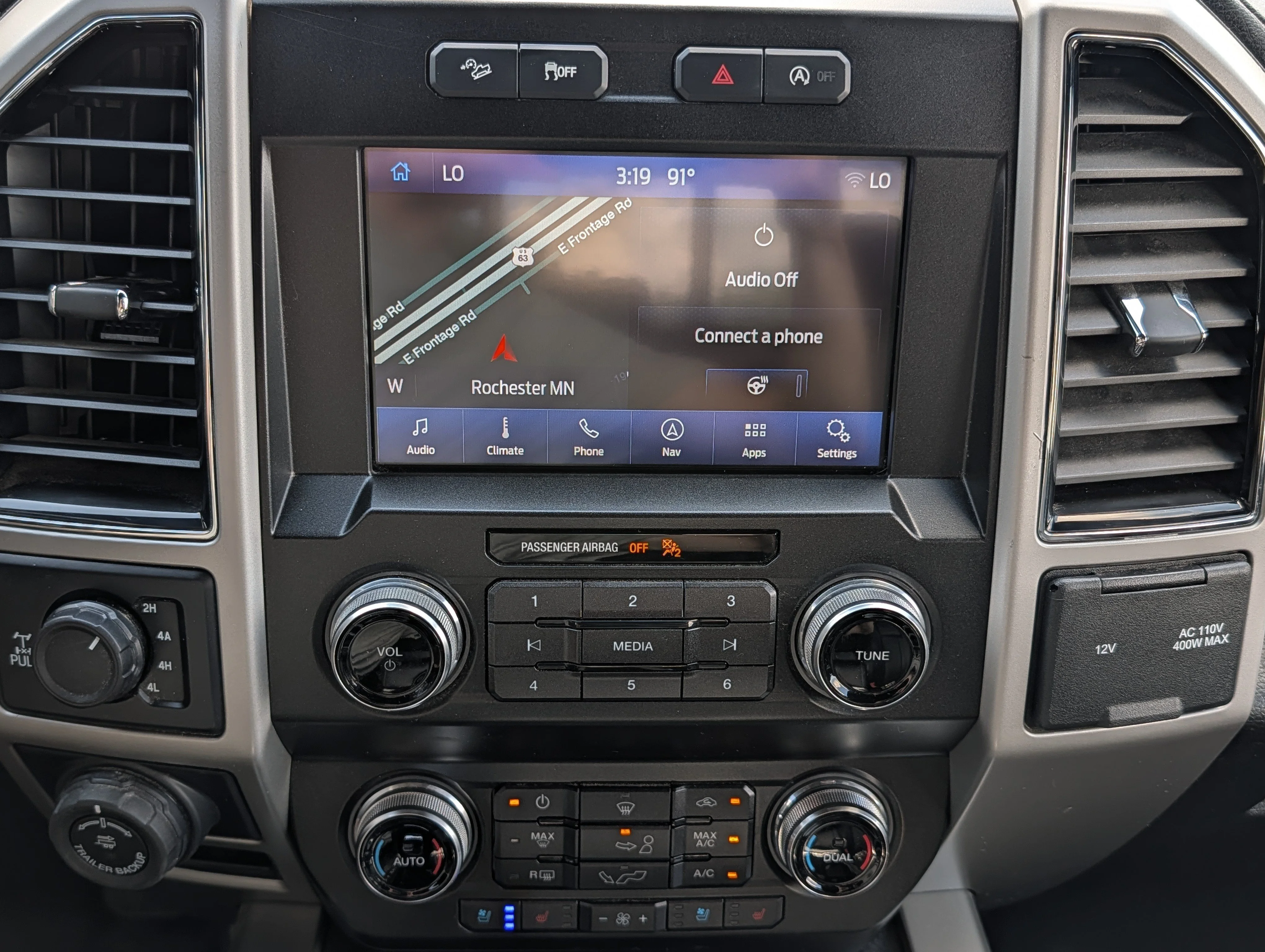 Used 2019 Agate Black Metallic Ford LARIAT image 23