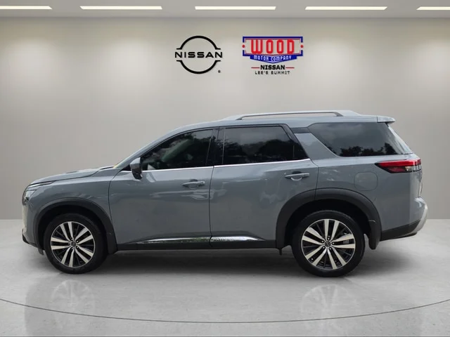 Used 2022 Boulder Gray Pearl Nissan Platinum image 5