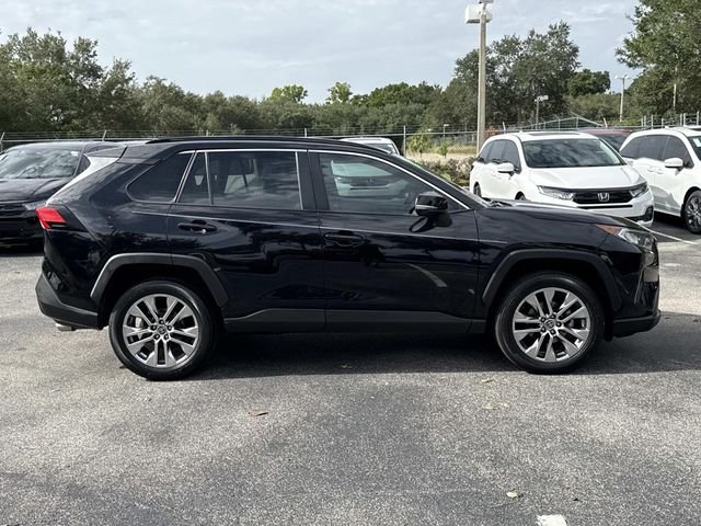 Used 2021 Black Toyota XLE Premium image 3