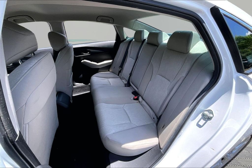 Used 2024 White Honda LX image 18