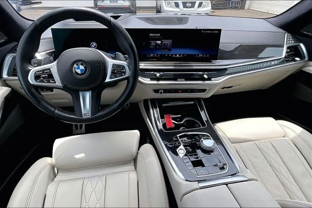 Used 2024 Black BMW xDrive40i image 14