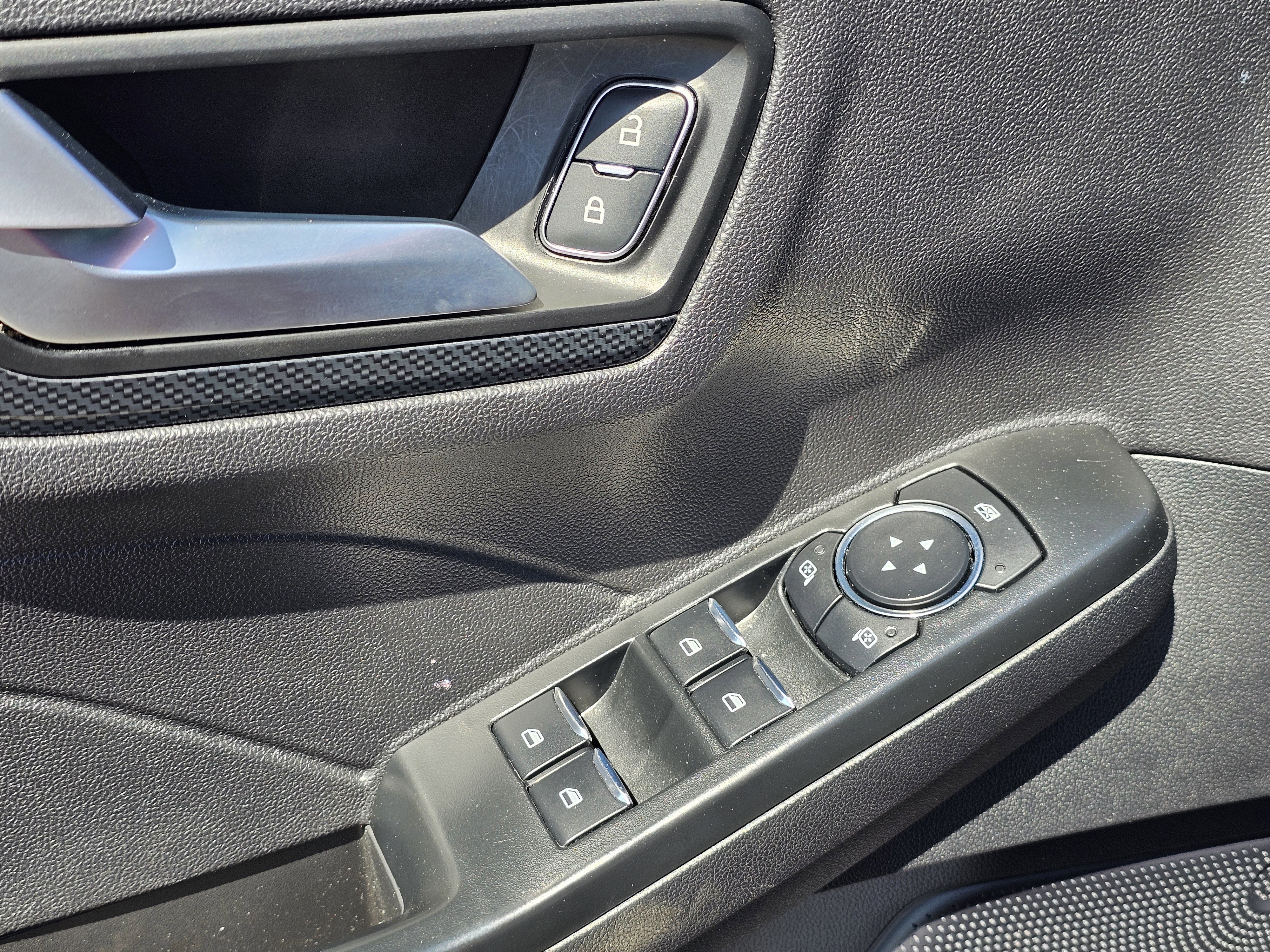 2025 Ford Escape ST-Line - Photo 16