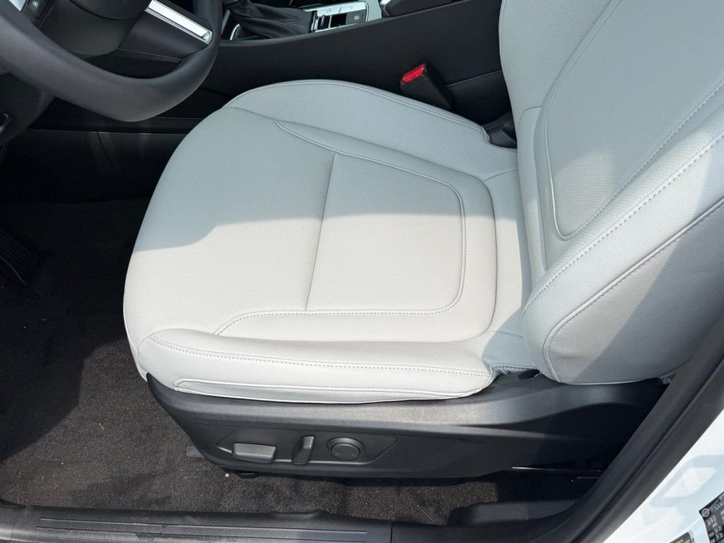 New 2026 White Hyundai SEL AWD image 27