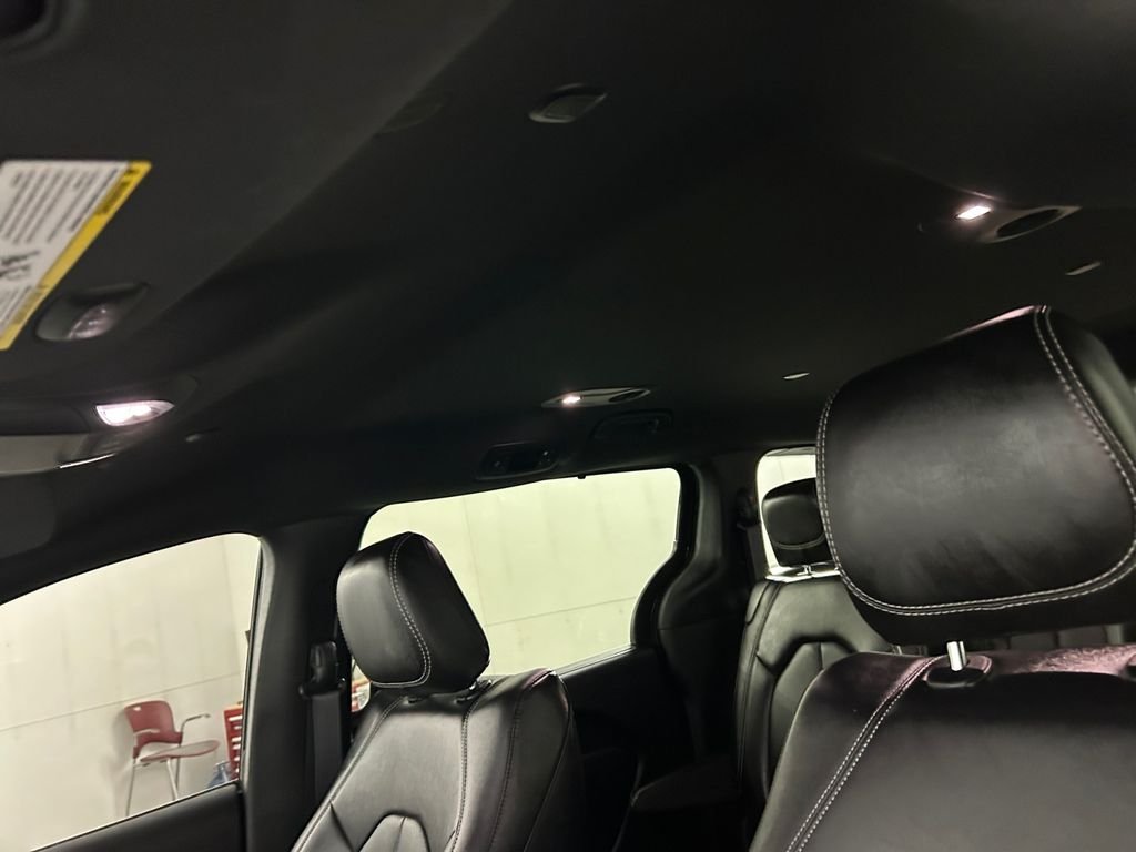 Used 2026 Black Chrysler Select image 25