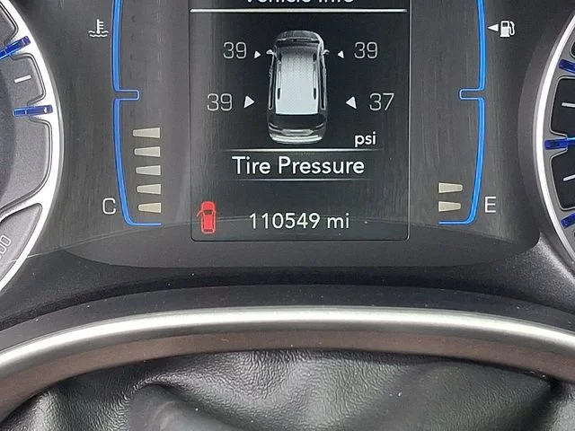 Used 2018 Red Chrysler Touring Plus image 19