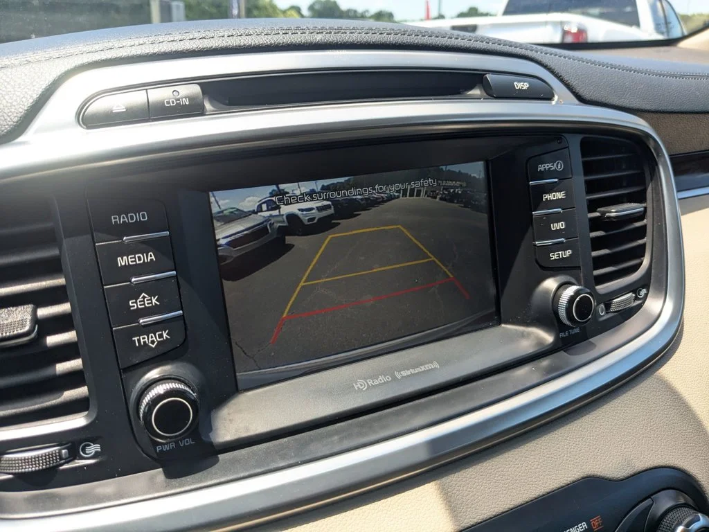 Used 2017 Snow White Pearl Kia EX image 16