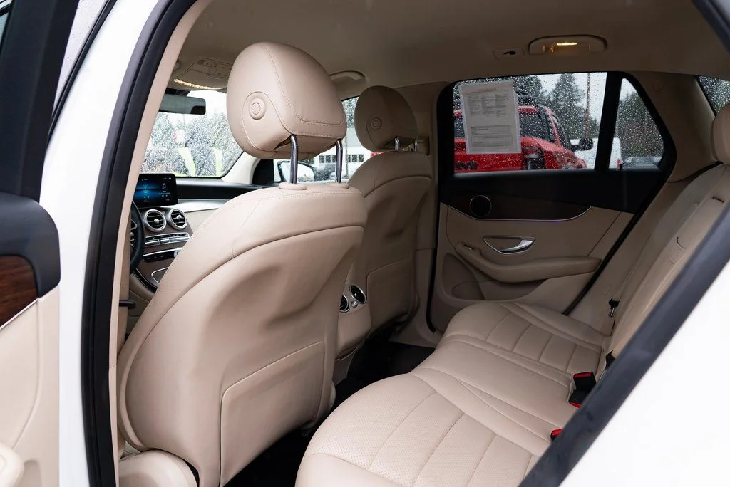 Used 2022 White Mercedes-Benz GLC 300 image 21
