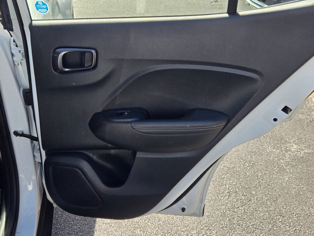 Certified Used 2023 Lunar Hyundai Limited image 7