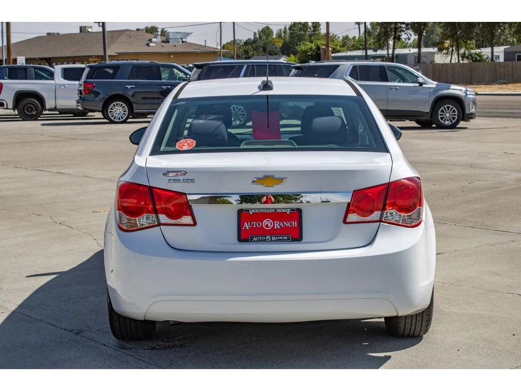 Used 2015 Summit White Chevrolet LS image 7