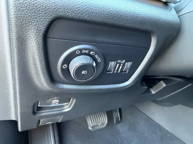 New 2027 Red Jeep Limited image 15