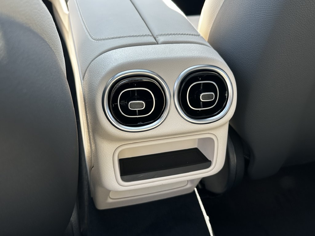 New 2027 Polar White Mercedes-Benz GLC 300 image 63
