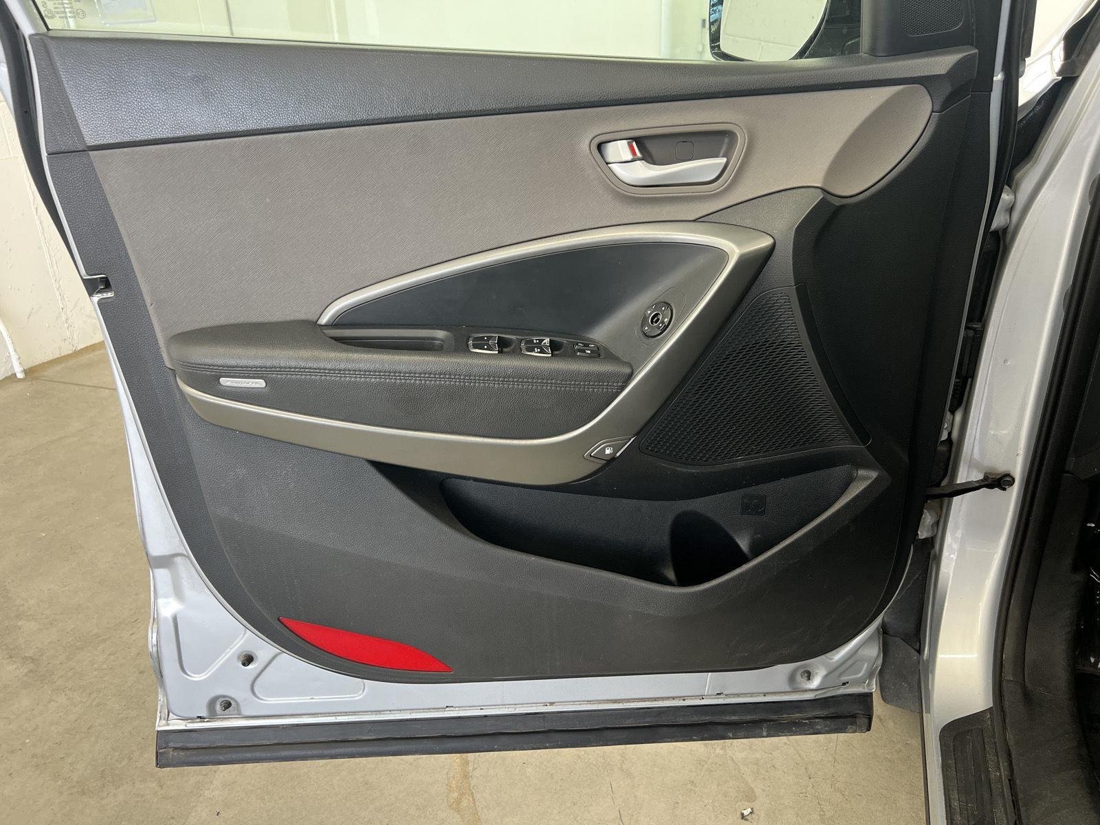 2017 Hyundai Santa Fe SE - Photo 17