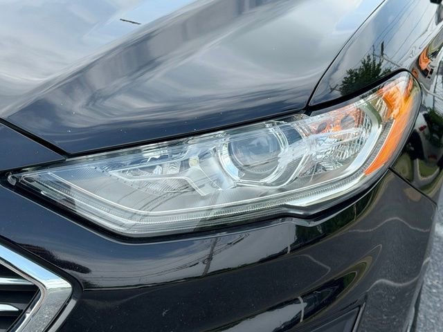 Used 2019 Black Ford SE image 17