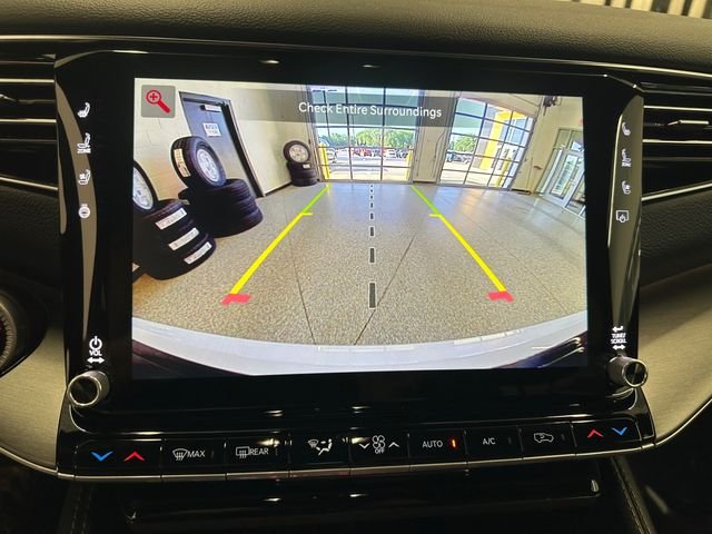 New 2026 Bright White Clear-Coat Exterior Paint Jeep Limited Altitude image 18
