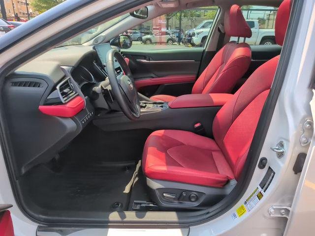 Certified Used 2023 MID BLK/WIND CHILL Toyota  image 11