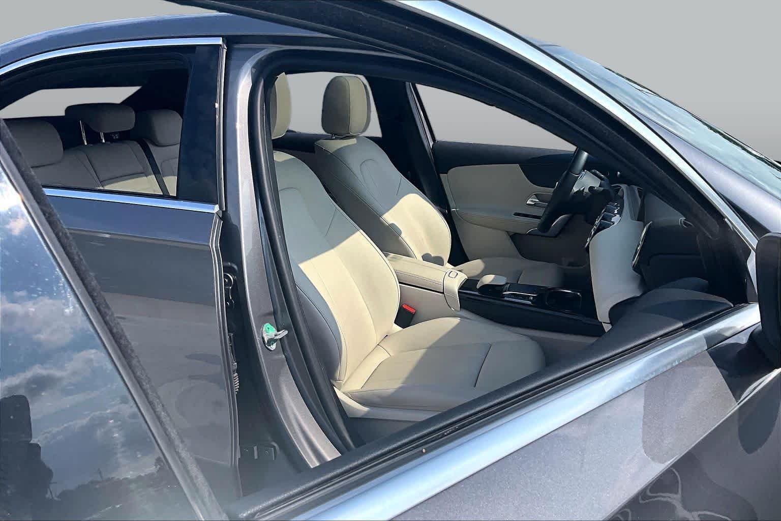 Used 2021 Mountain Grey Metallic Mercedes-Benz A 220 image 9