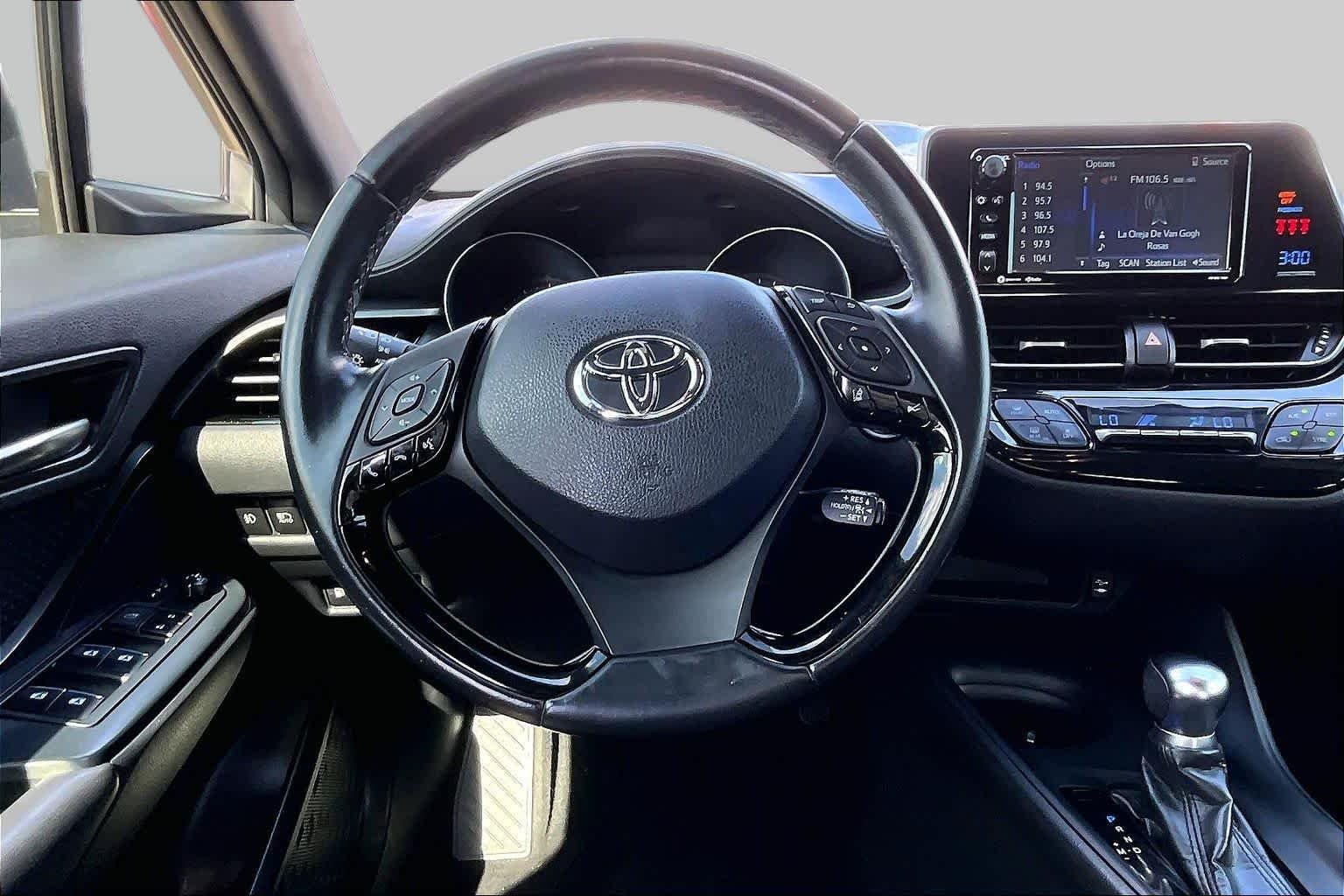 Used 2018 Silver Knockout Metallic Toyota XLE Premium image 6