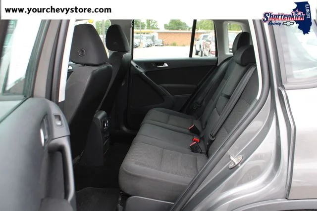 Used 2012 Gray Volkswagen SE image 13
