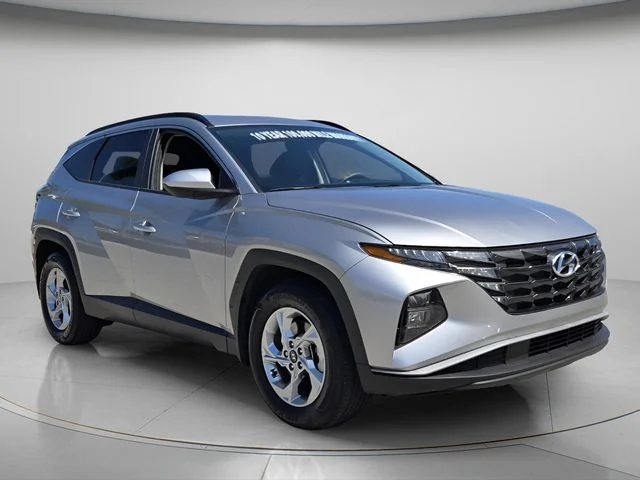 Used 2024 Silver Hyundai SEL image 9