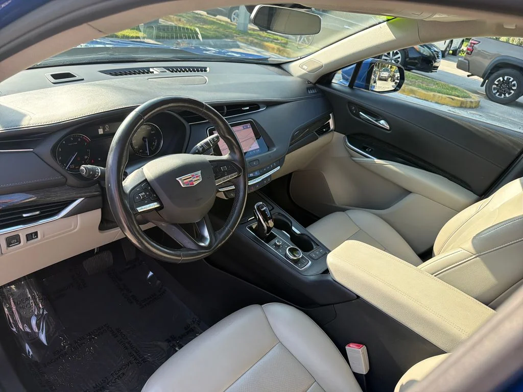 Used 2021  Cadillac Premium Luxury image 14