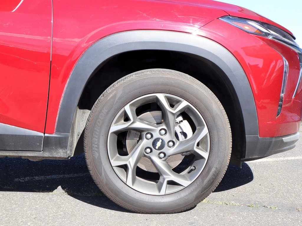 2025 Chevrolet Trax LT - Photo 23