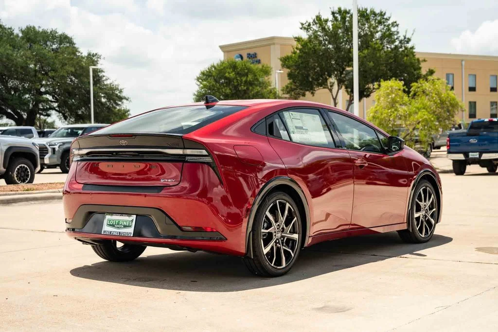 New 2026 Supersonic Red <sup>1</sup> Toyota  XSE image 3