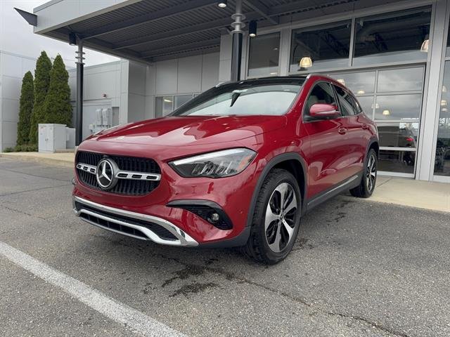 New 2026 MANUFAKTUR Patagonia Red Metallic Mercedes-Benz GLA 250 4MATIC® image 1
