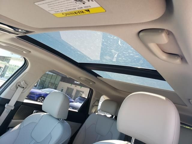 Used 2023 Gray Kia SX image 17