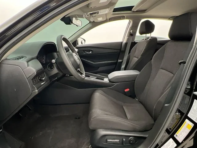 Used 2023  Honda EX image 9