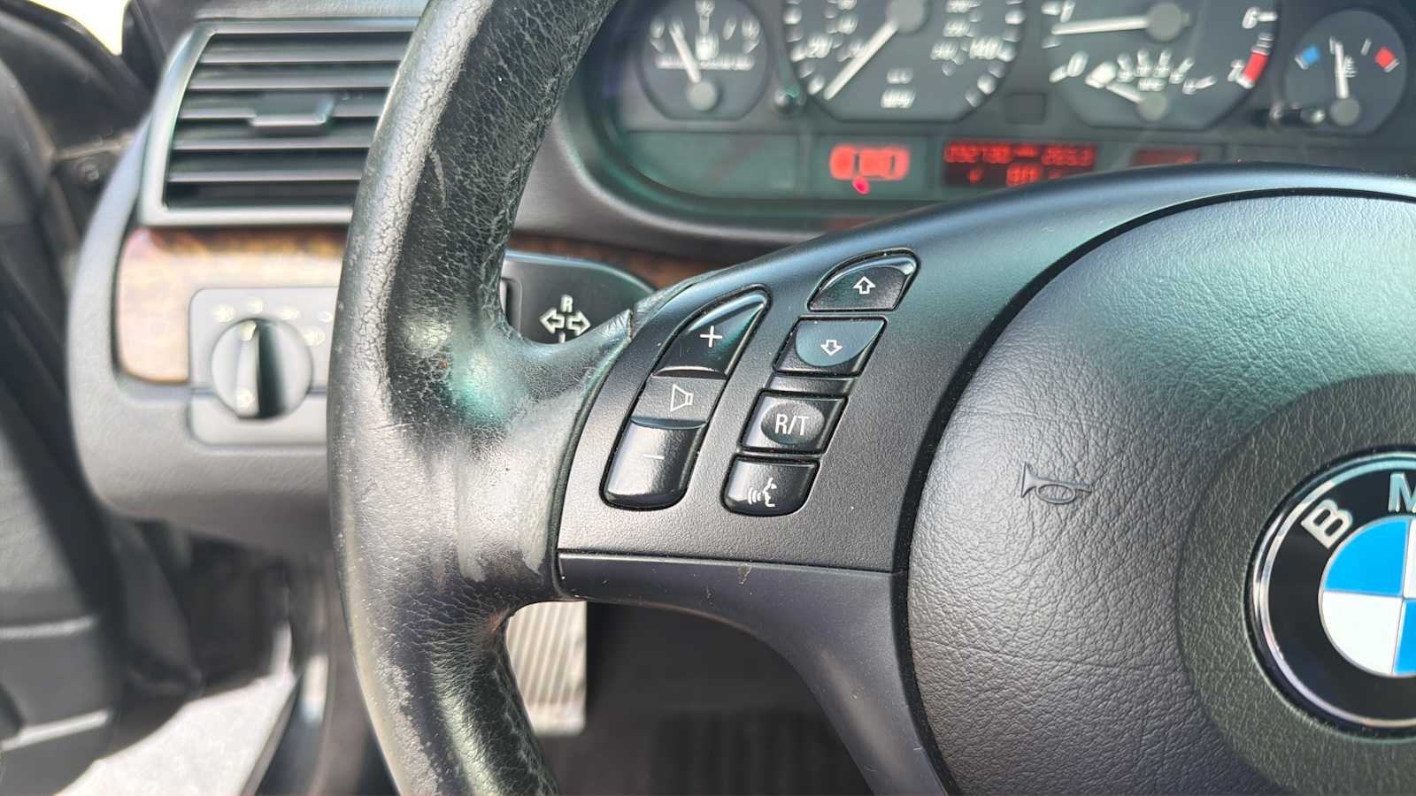 Used 2004 Jet Black BMW 325Ci image 15