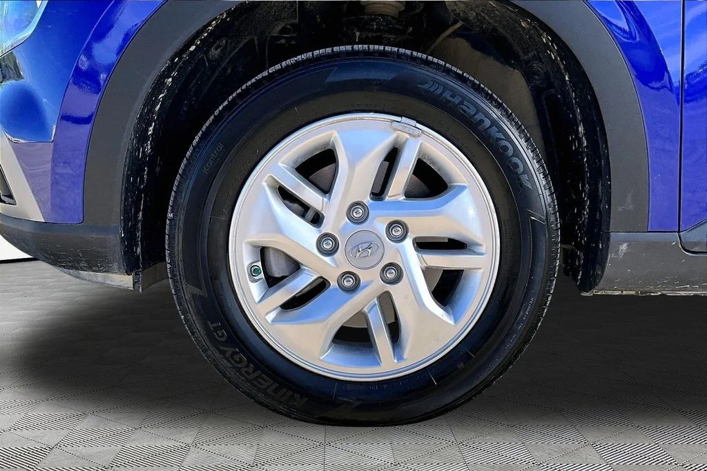 Used 2024 Intense Blue Hyundai SE image 9