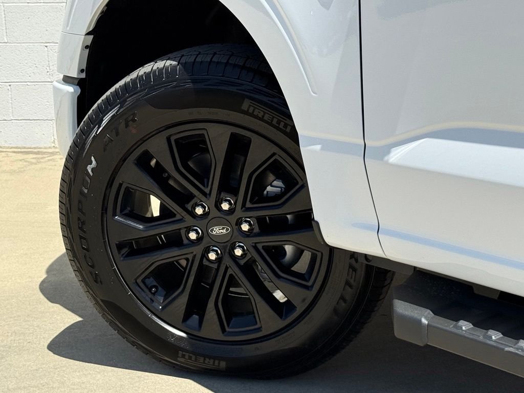 New 2026 Oxford White Ford XLT image 18