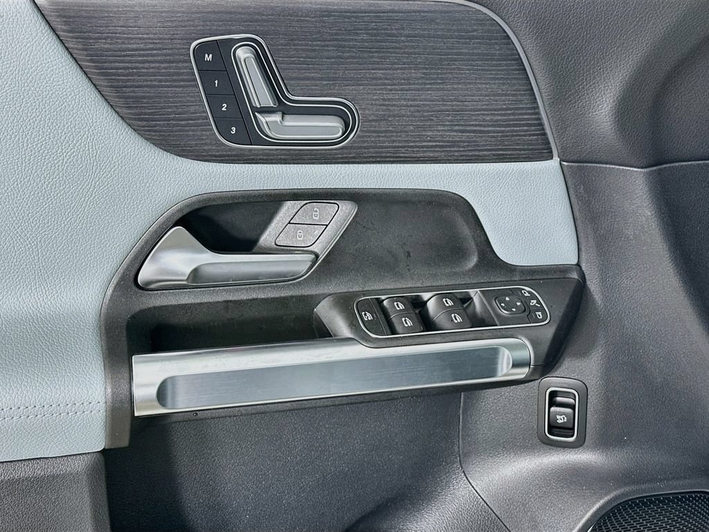 New 2026 Cirrus Silver Metallic Mercedes-Benz GLB 250 image 50