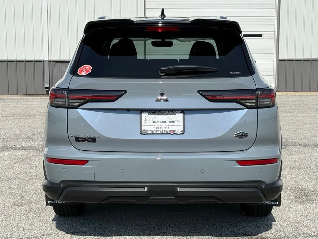 New 2026 Gray Mitsubishi Trail Edition image 6