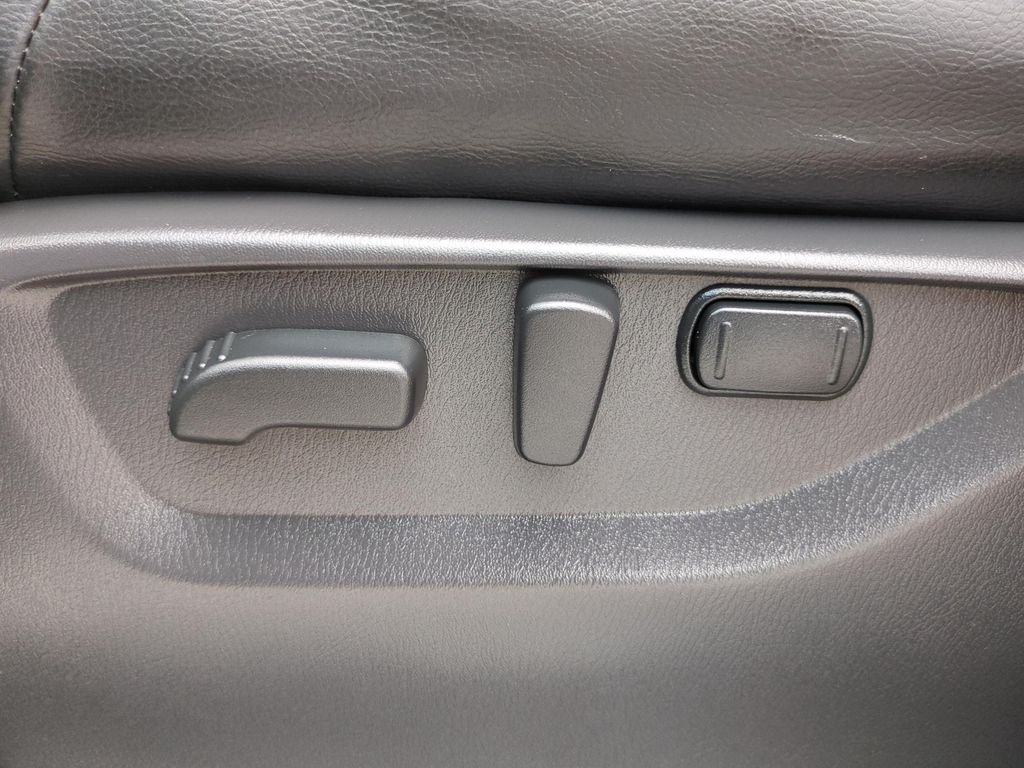 Certified Used 2023 Silver Nissan SL image 19