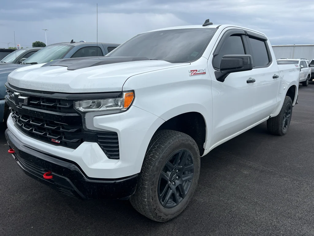 Certified Used 2025 Summit White Chevrolet LT Trail Boss image 1