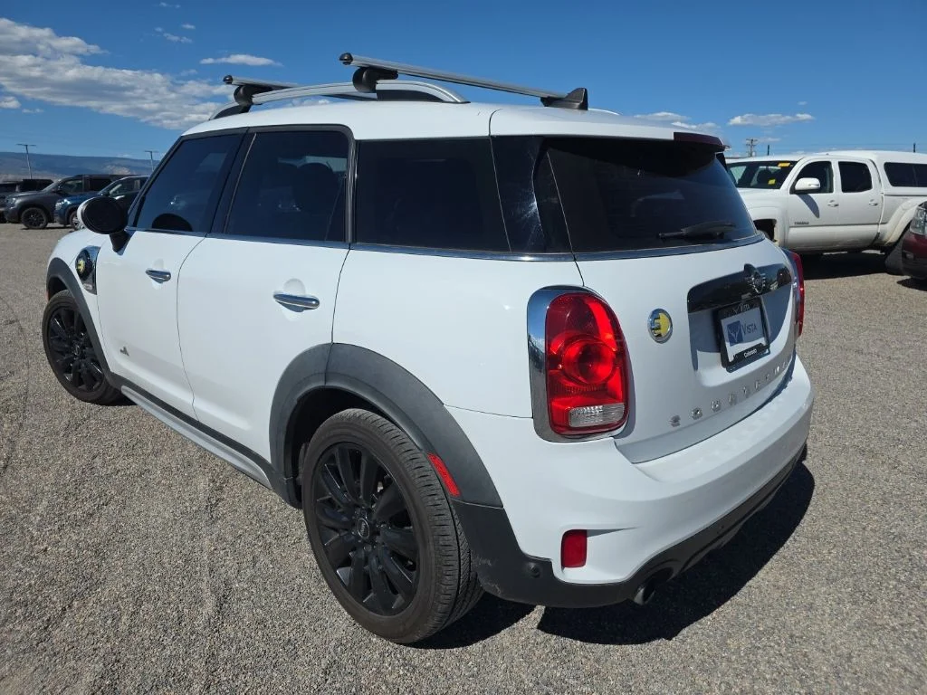 Used 2019 Light White MINI E Countryman image 9