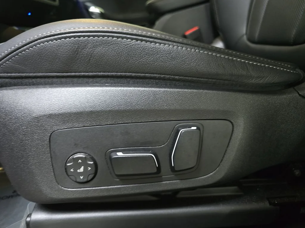 Used 2024 Skyscraper Gray Metallic BMW sDrive30i image 28