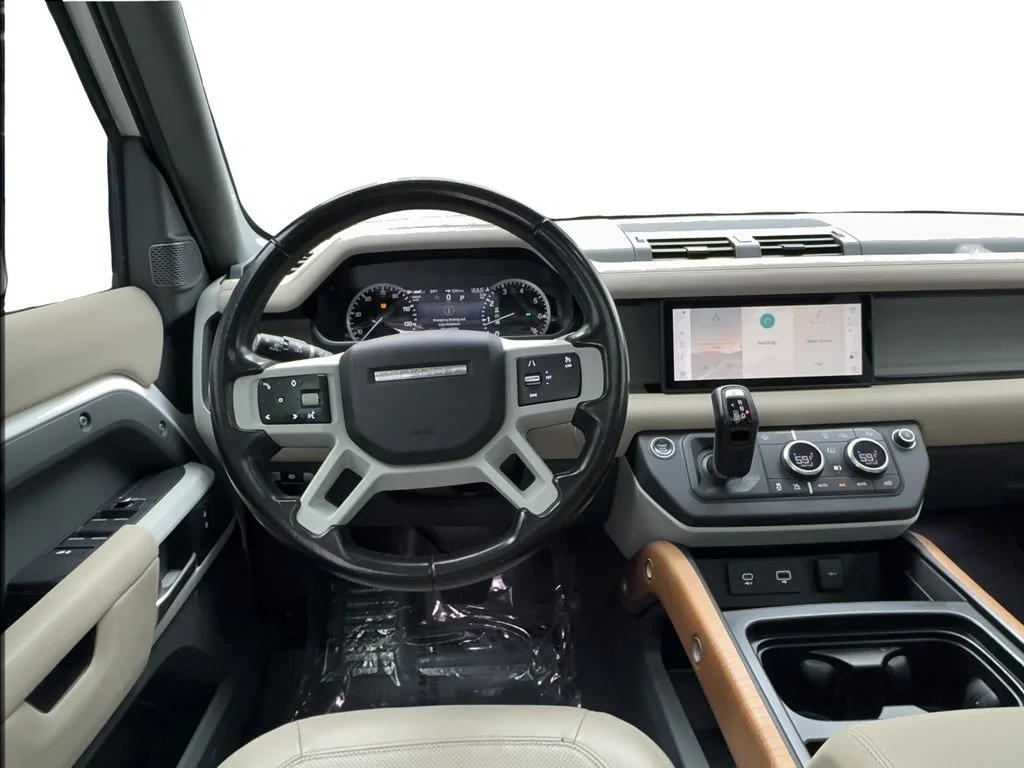 Used 2023 White Land Rover S image 33