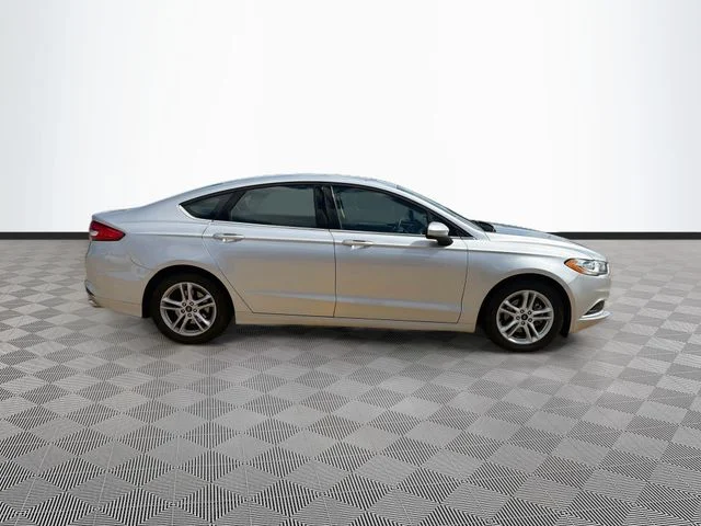 Used 2018 Silver Ford SE image 5