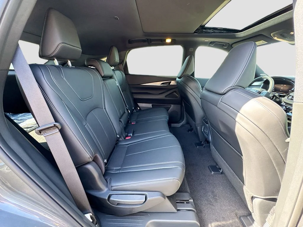 New 2027 GRAPHITE SHADOW INFINITI Luxe AWD image 28