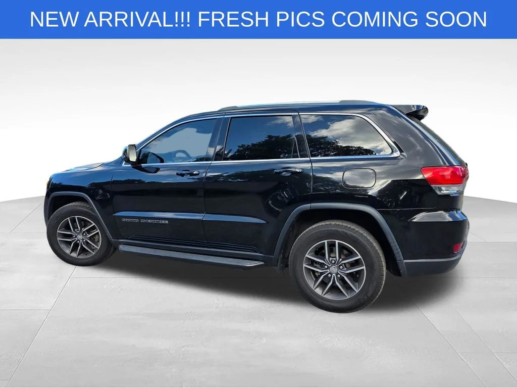 Used 2018 Black Jeep Laredo E 4x2 image 4
