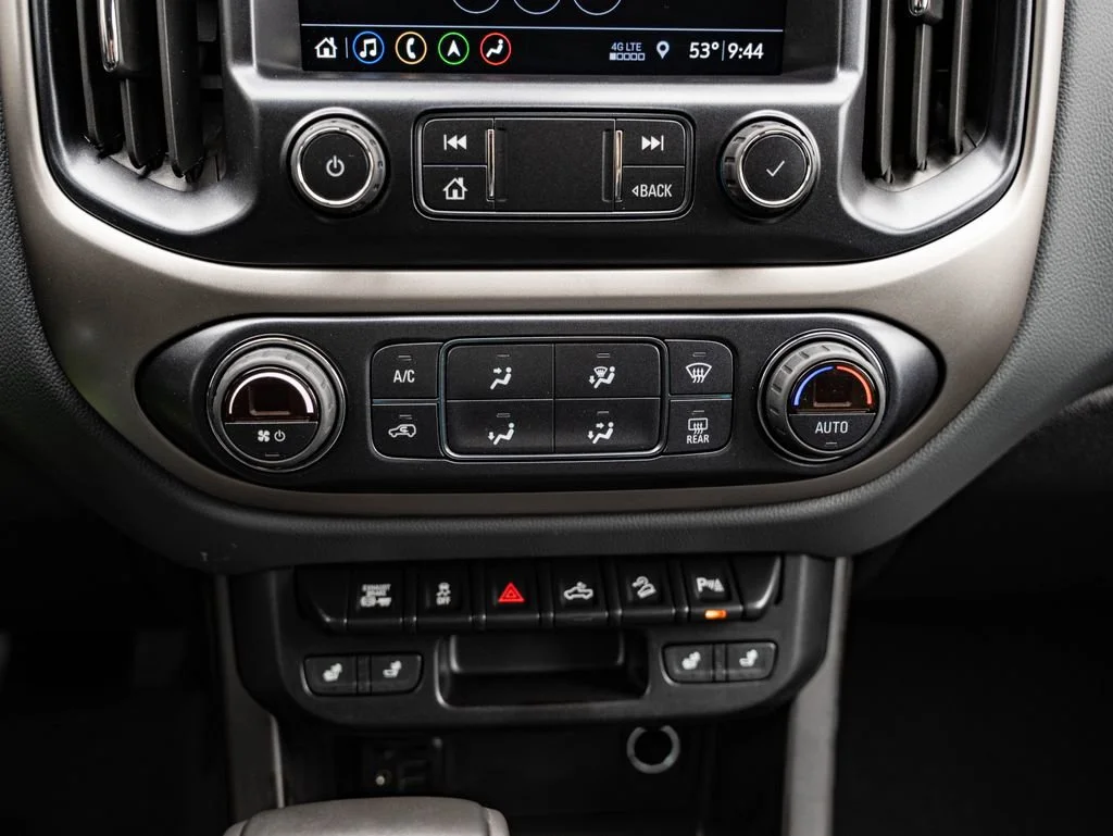 Used 2019 Satin Steel Metallic Chevrolet Z71 image 35