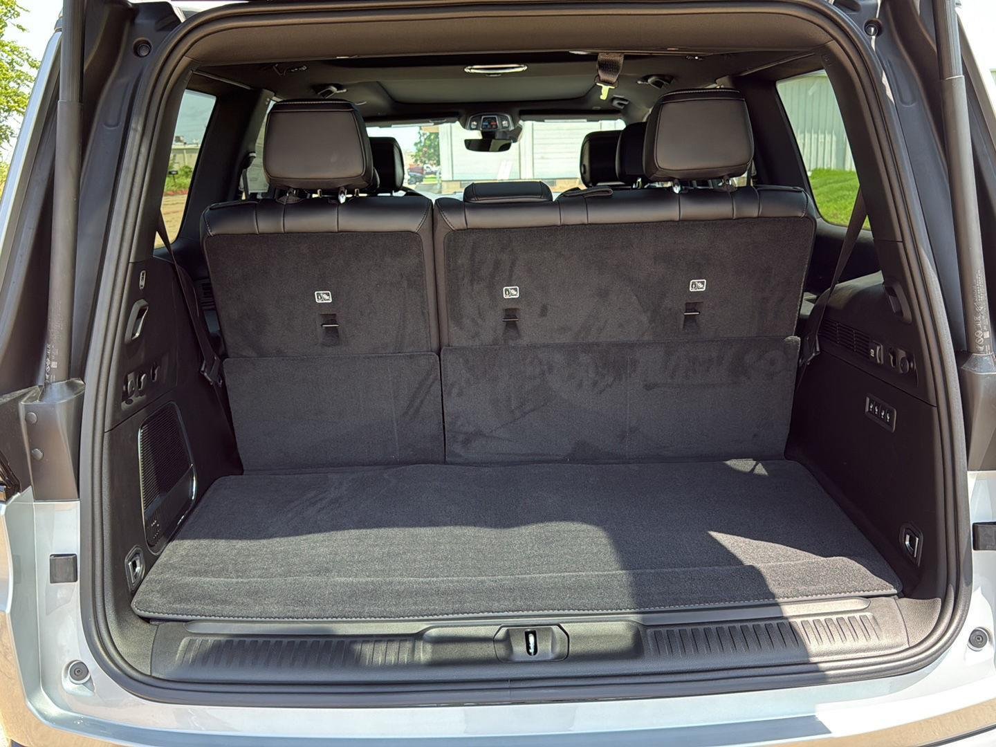 New 2026 Silver-Zynith Exterior Paint Jeep Limited Altitude image 38