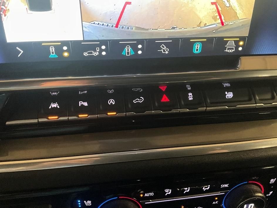 Used 2022 Black Chevrolet High Country image 24