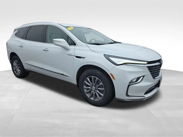 Used 2022 Summit White Buick Essence image 7
