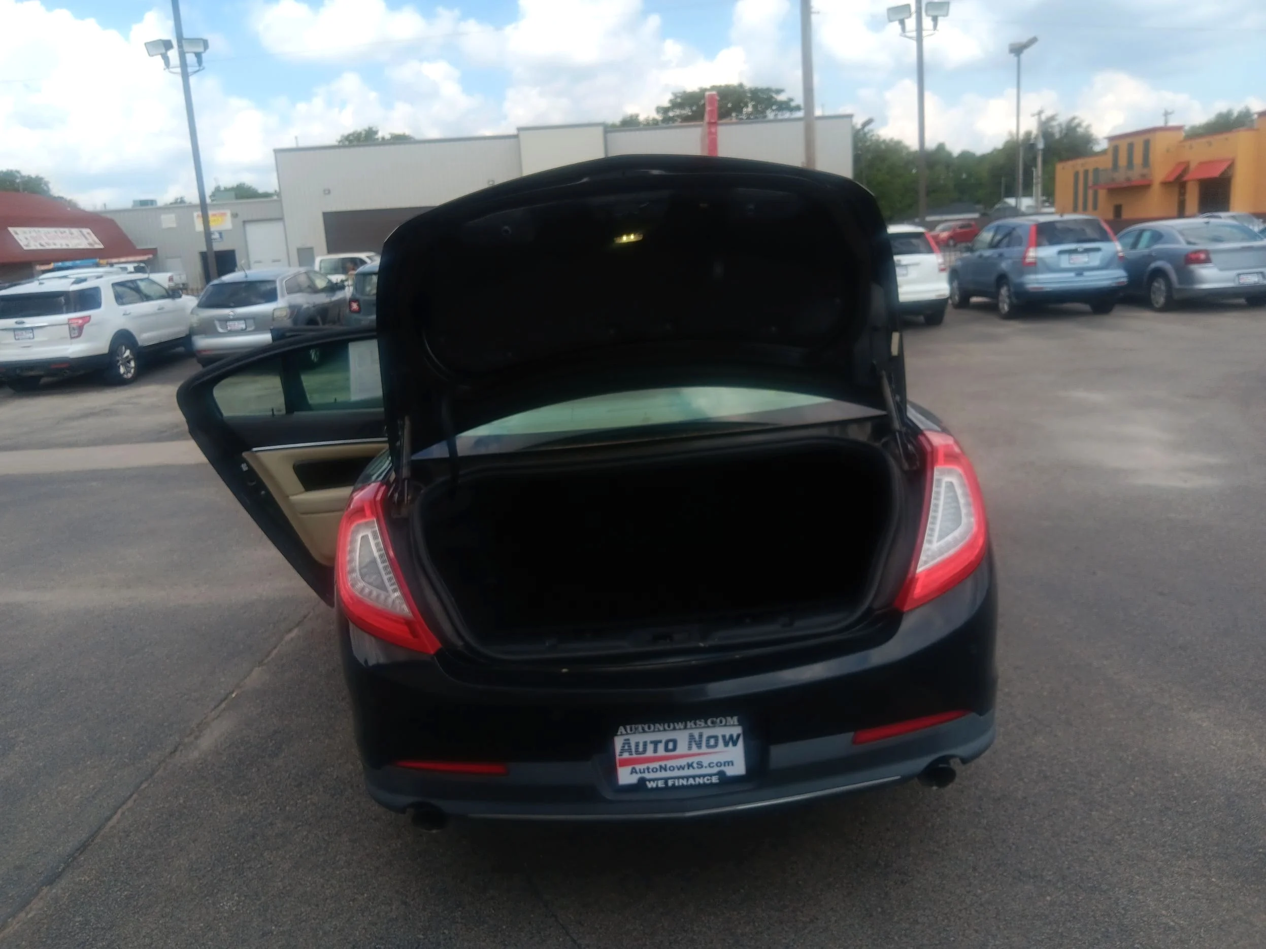 Used 2014 Black Lincoln base image 12