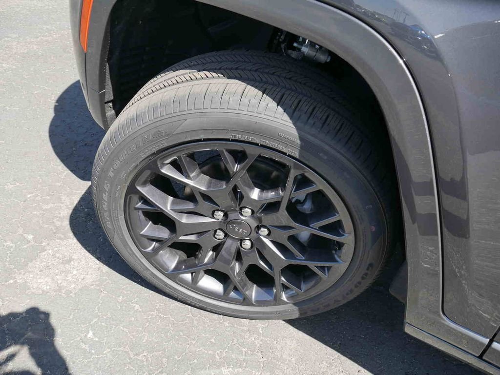 New 2026 Baltic Gray Metallic Clear-Coat Exterior Paint Jeep Summit image 10