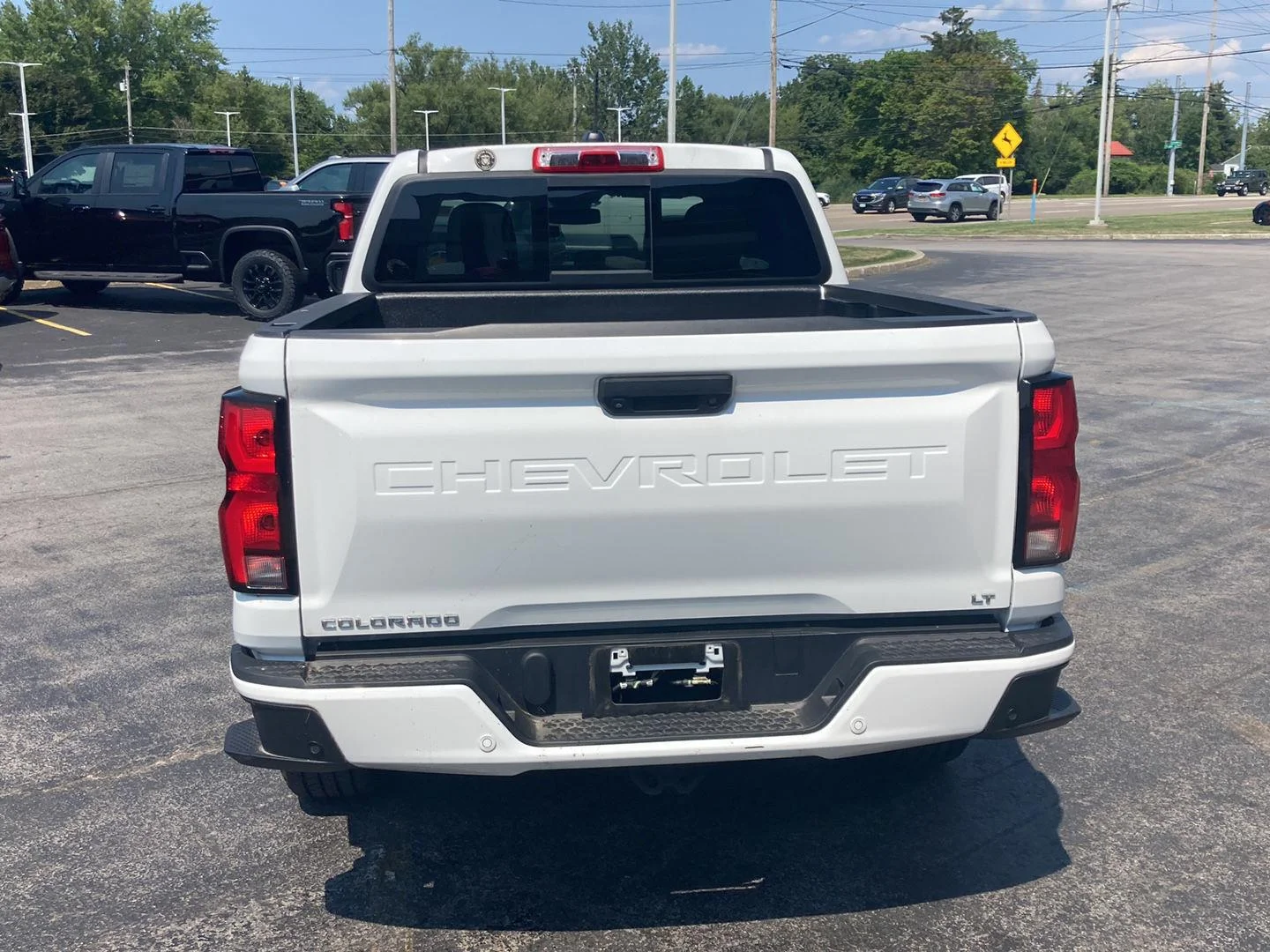 Used 2023 Summit White Chevrolet 4WD LT image 6