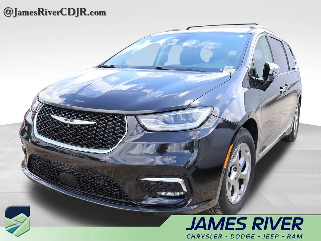2022 Chrysler Pacifica Limited's photo